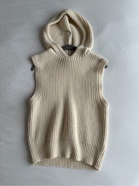 Zara Sleeveless Hooded Knit Sweater Vest in Cream